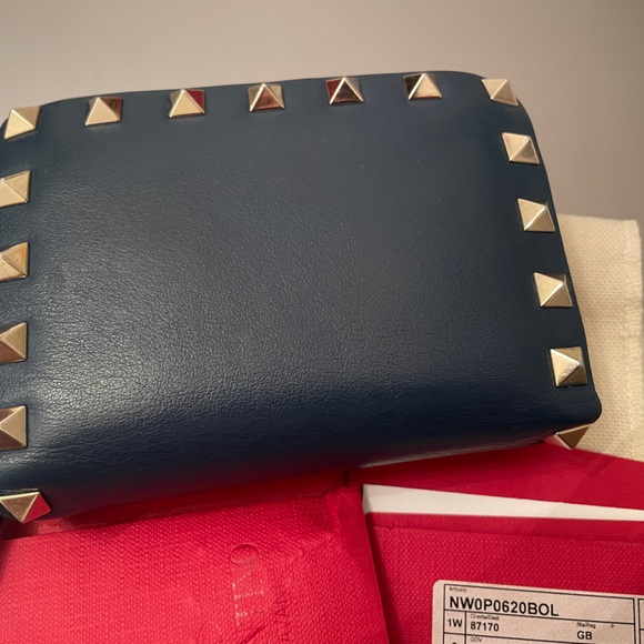 <SOLD> Valentino Garavani Wallet - Picture 4 of 9
